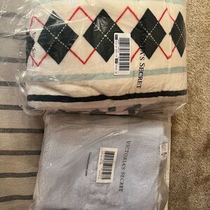 Victoria's Secret Argyle Blanket in Black, Red, and Cream some Pink and Tote Set